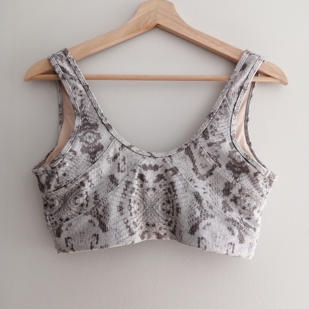 Varley Kellam Sports Bra in Taupe Grey Snake Print Large - Picture 4 of 16
